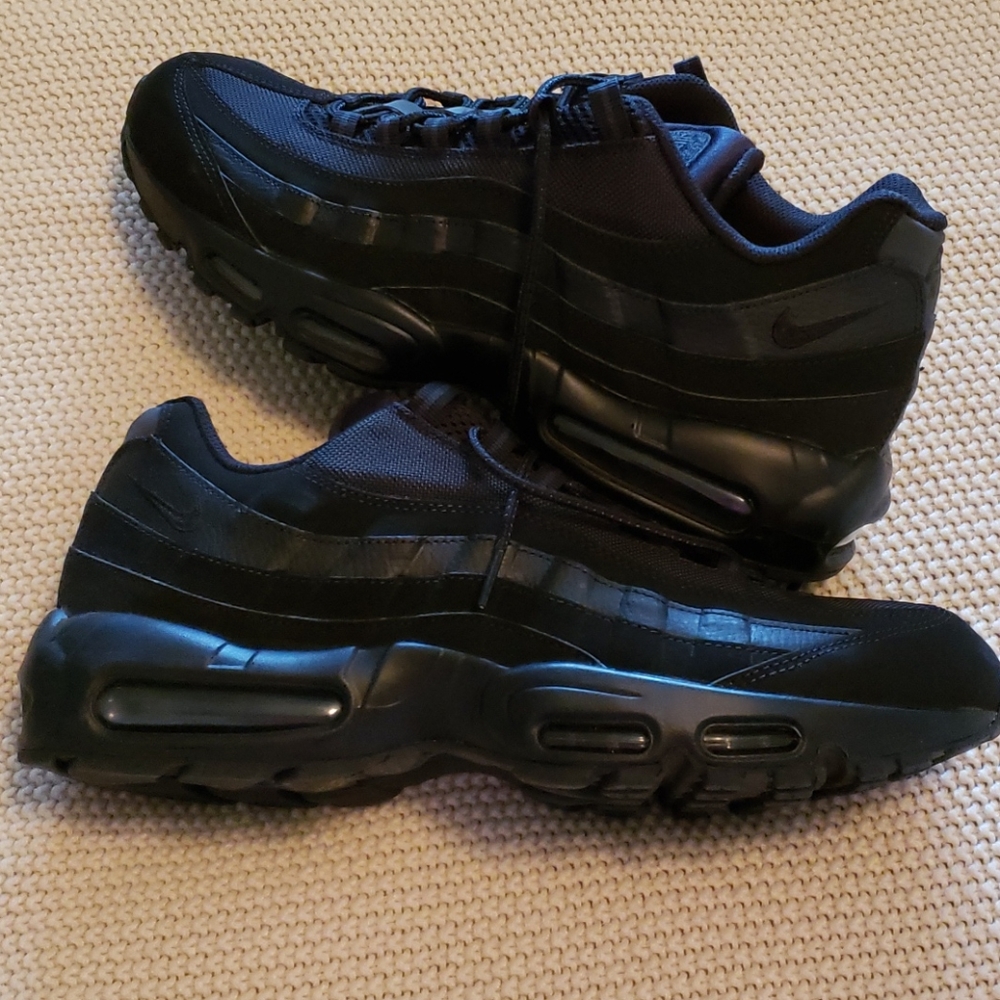 New Nike Air Max.